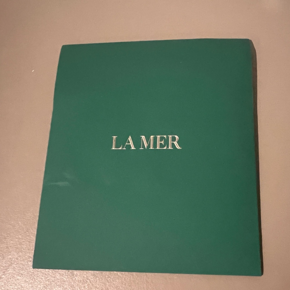 La Mer Holiday Patches and Gift Envelope - Picture 2 of 3
